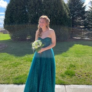 Emerald green corset prom dress